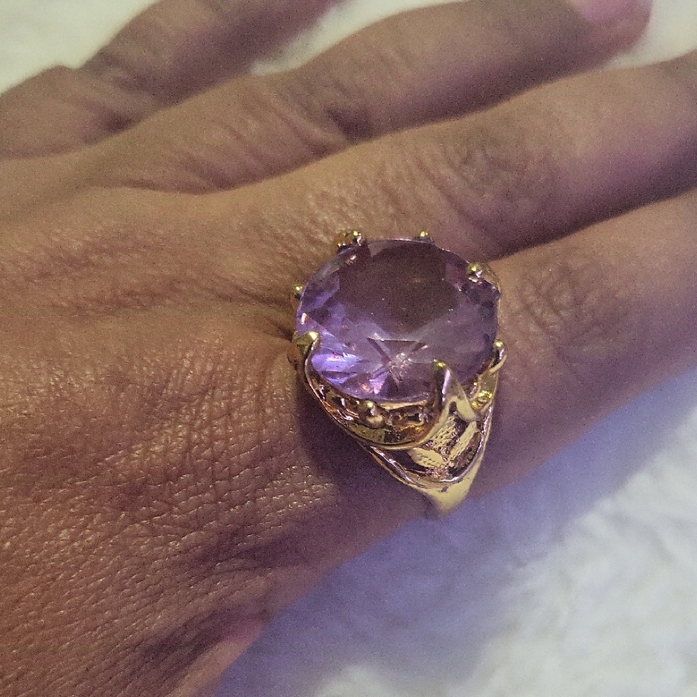 Elegant Gold and Purple Ring - Picture 7 of 7